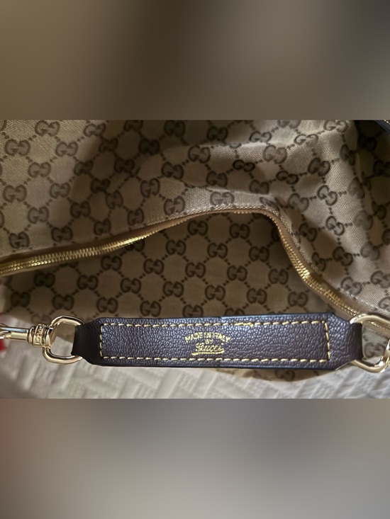 Gucci Beige/Red GG Canvas Miss GG Original Hobo Bag  Beige GG Canvas Shoulder/Tote Hobo Bag with Green-Red Adjustable Guitar Strap